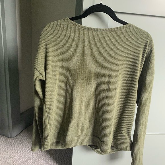 Old Navy sweater - Picture 2 of 2